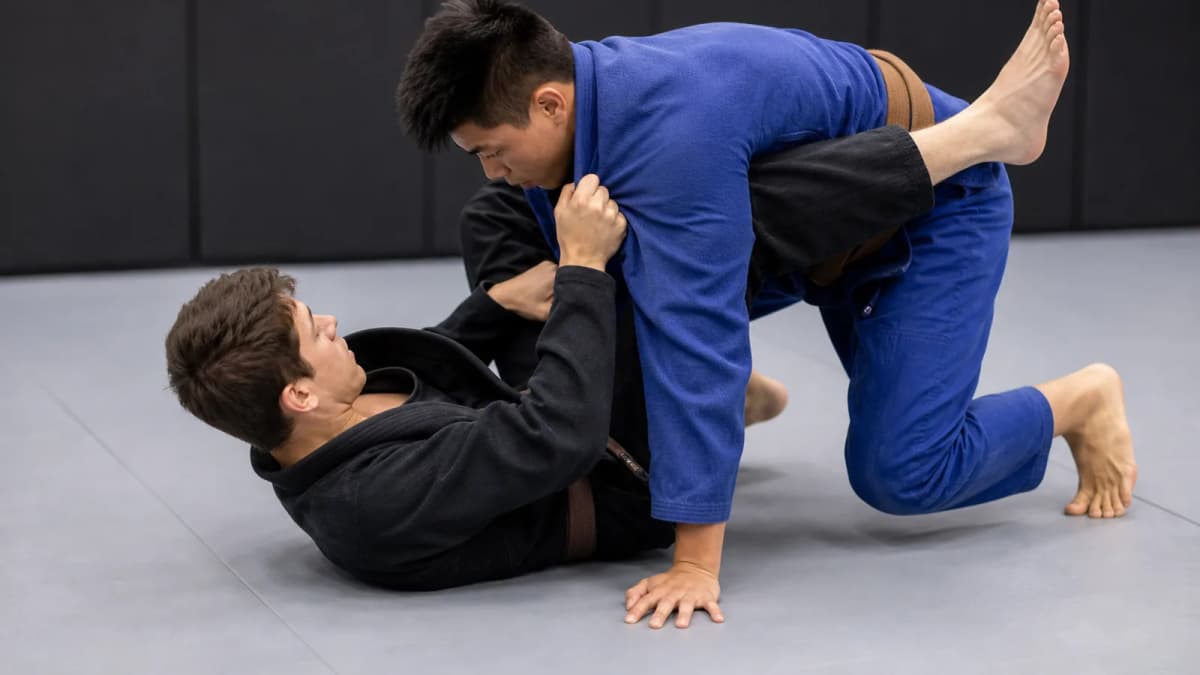 Scissor to Hip Bump Chain