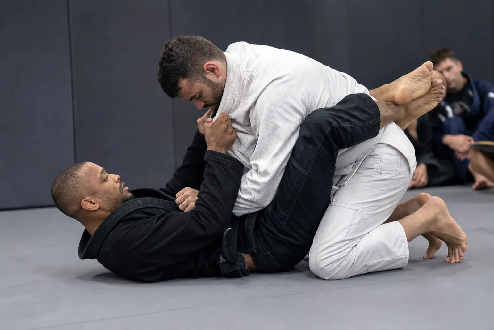 Closed guard vs open guard